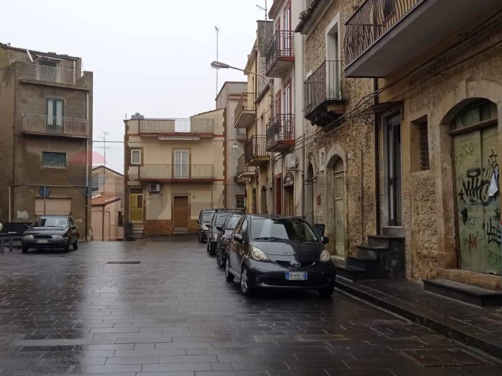 Casa indipendente a San michele di ganzaria in PIAZZA VITTORIO EMANUELE, 4 - Foto 2