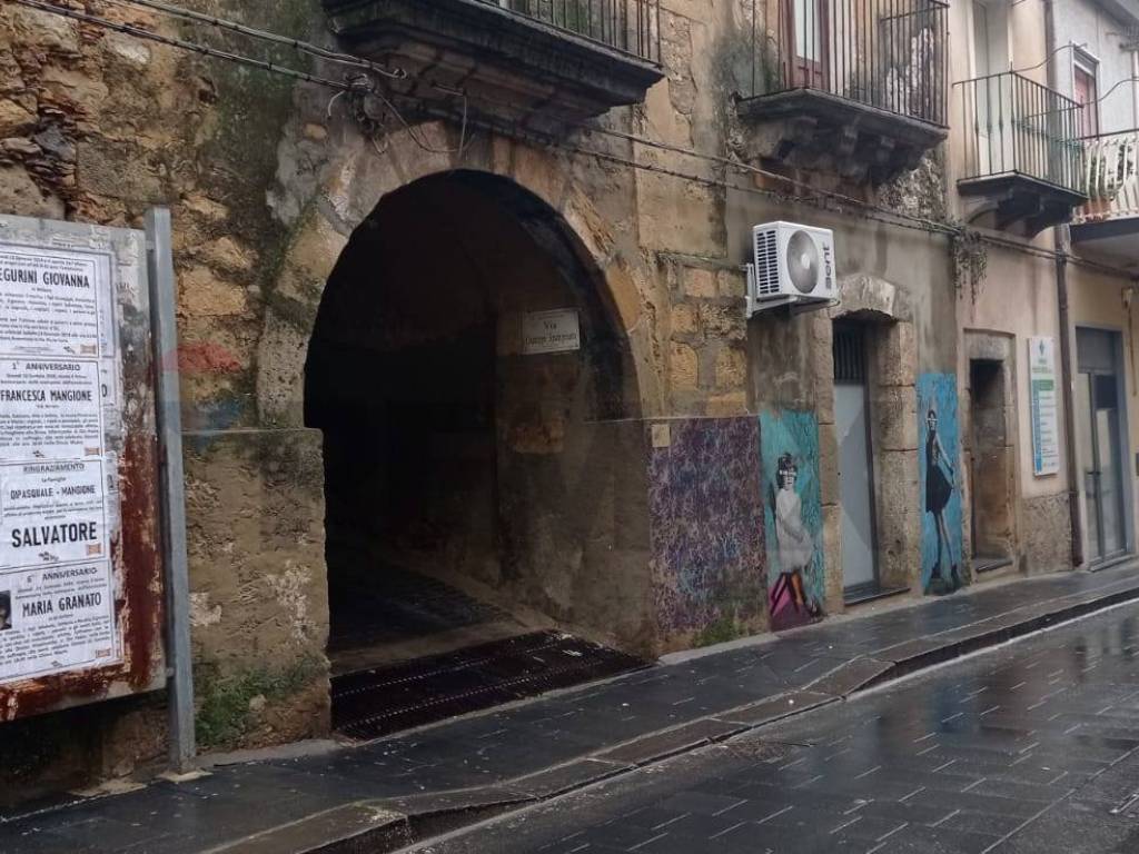Casa indipendente a San michele di ganzaria in PIAZZA VITTORIO EMANUELE, 4 - Foto 4