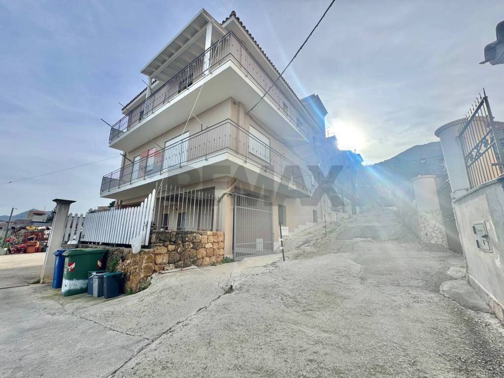 Casa indipendente a Carini in Via Dolomiti, 11 - Foto 2