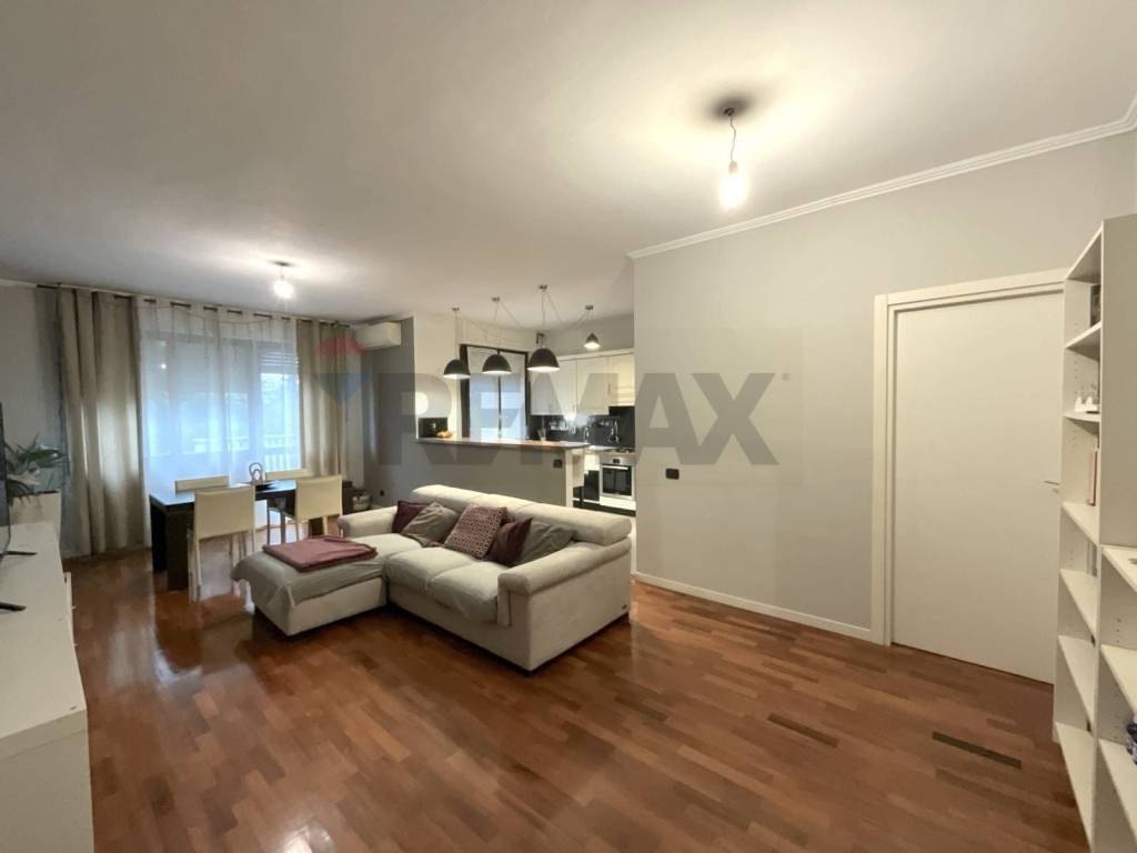 Appartamento a Arese in Via Varzi, 7 - Foto 2