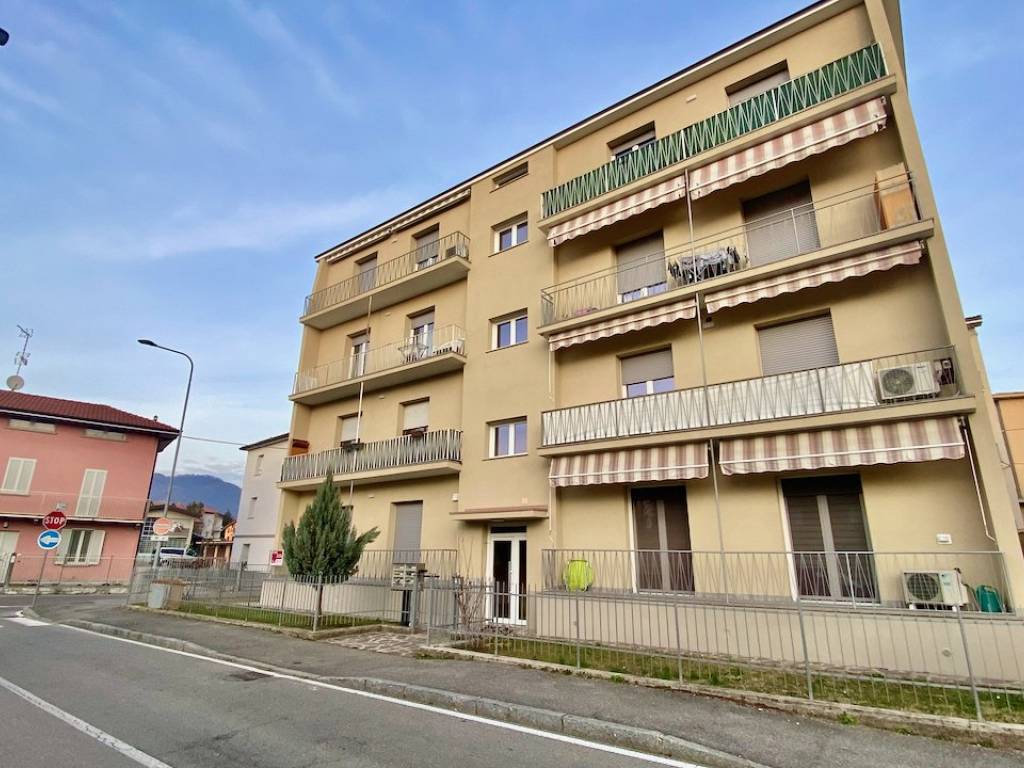 Appartamento a Calusco d'adda in VIA LARGO SAN GIOVANNI, 121 - Foto 2