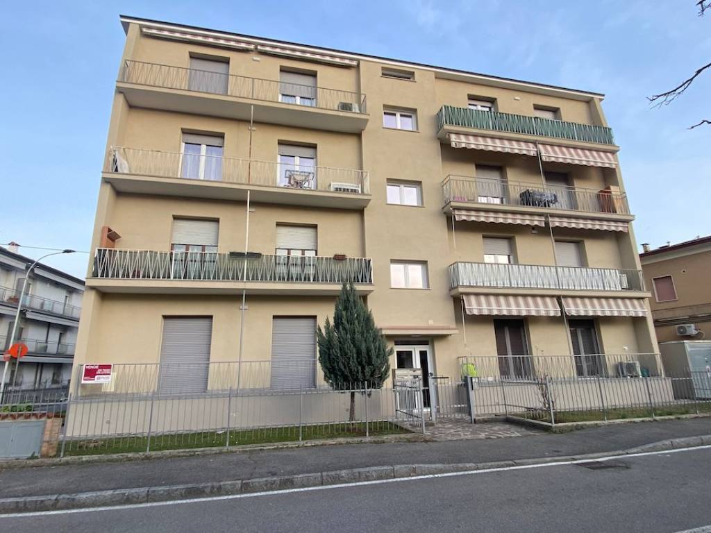 Appartamento a Calusco d'adda in VIA LARGO SAN GIOVANNI, 121 - Foto 5