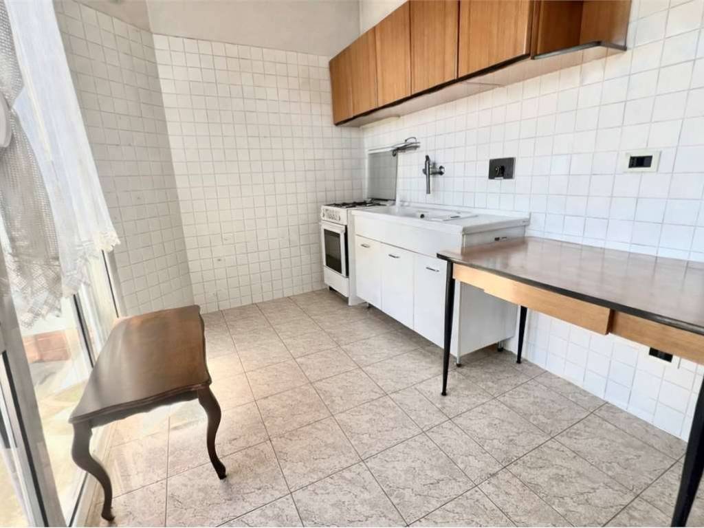 Appartamento a Bologna in PORTA S. VITALE CON TERRAZZO - NO BARRIERE ARCH.! - Foto 3