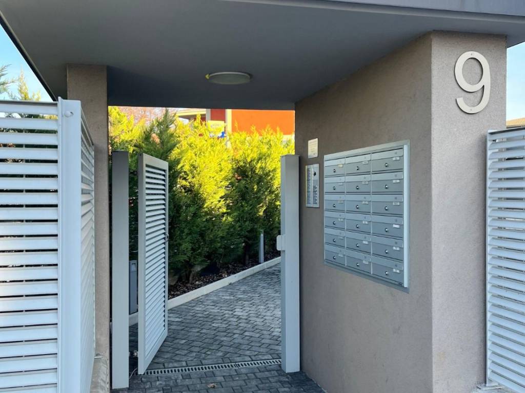 Appartamento a Cantù in Via Montesolaro, 9 - Foto 2