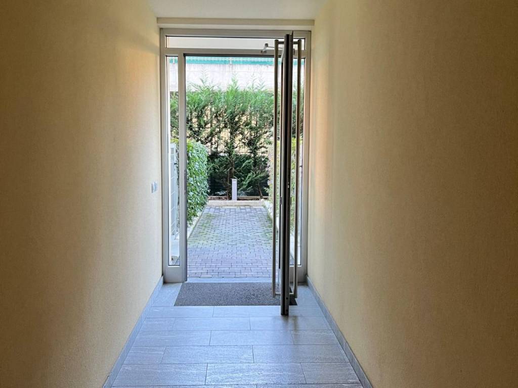 Appartamento a Cantù in Via Montesolaro, 9 - Foto 4