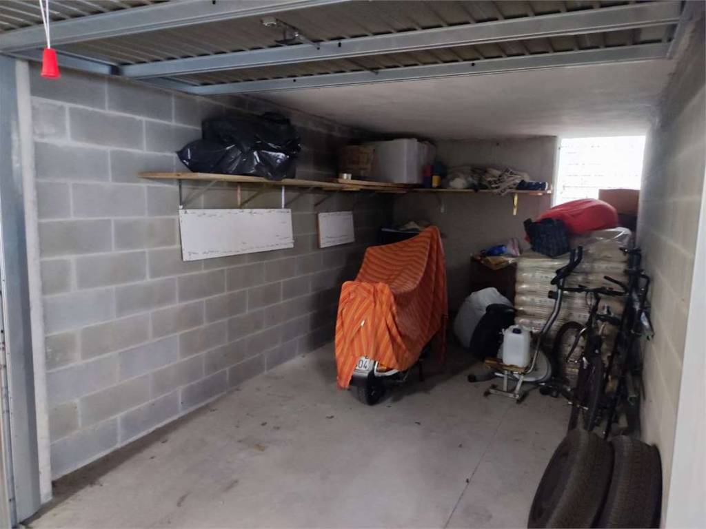 Box / garage a Pont-saint-martin in via Roveschialles - Foto 3