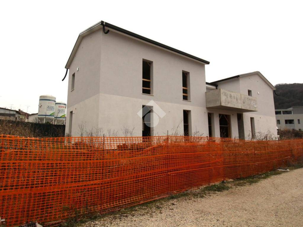 Appartamento a Castelgomberto in Via degli Alpini, 1 - Foto 2