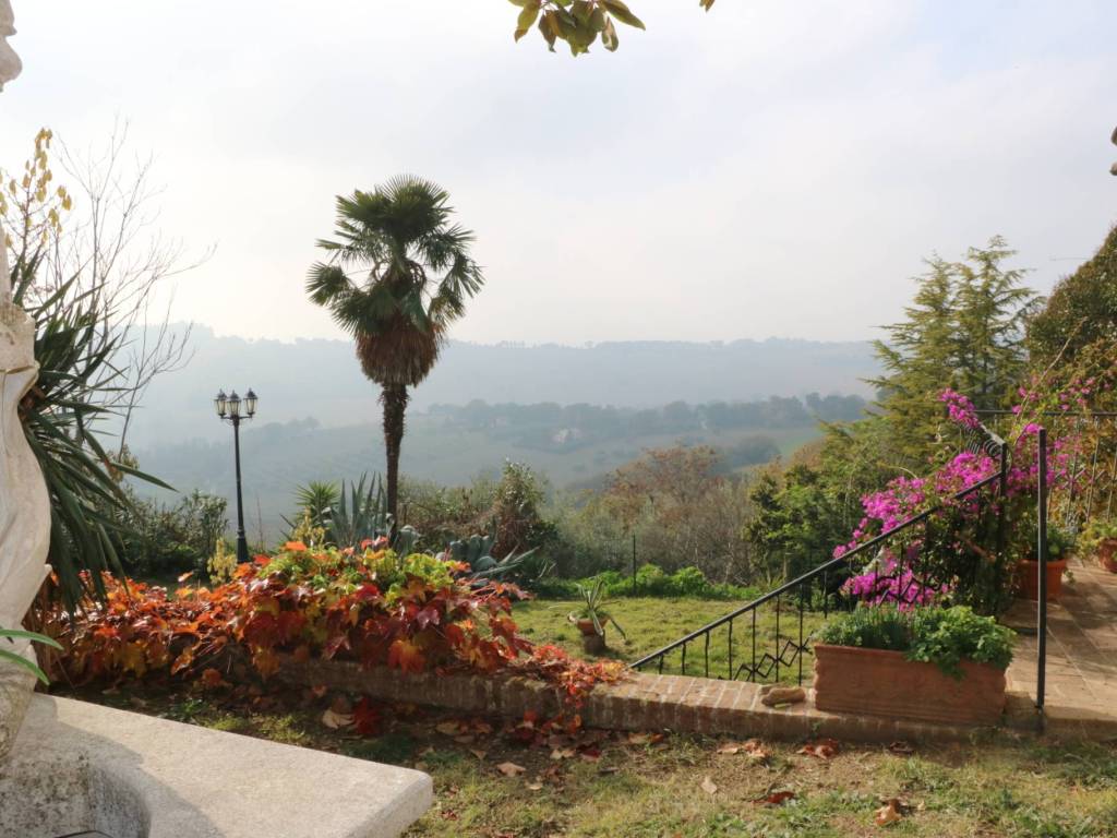 Villa a Osimo in VIA chiaravallese - Foto 3