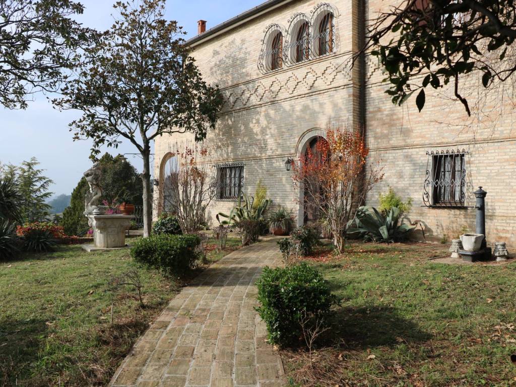 Villa a Osimo in VIA chiaravallese - Foto 4