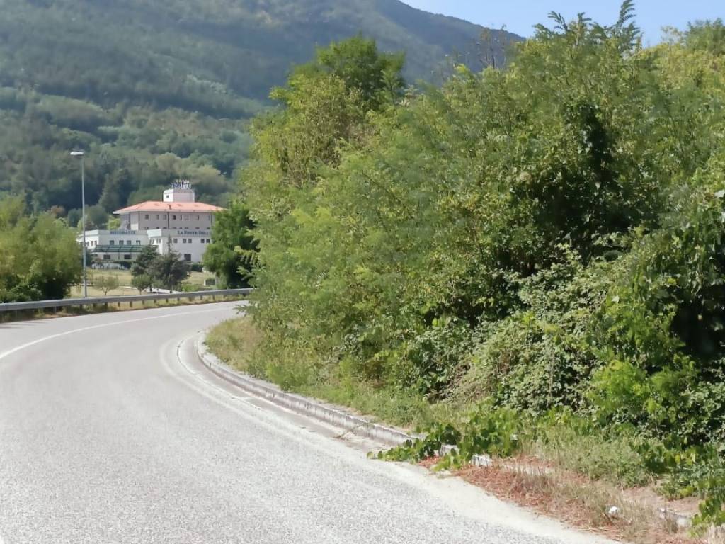 Terreno a Castelpetroso in Via Nazionale dei Pentri - Foto 2