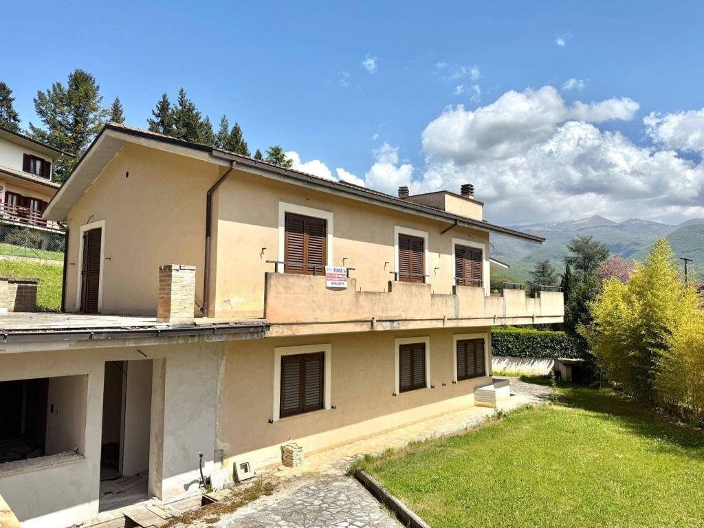 Villa a Rieti in Via Guido Felli, 2 - Foto 3