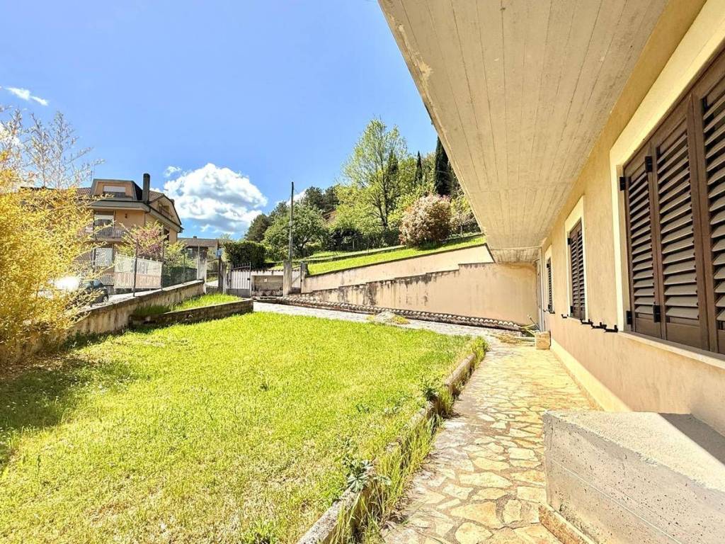 Villa a Rieti in Via Guido Felli, 2 - Foto 4