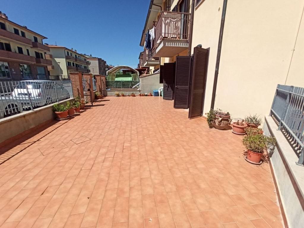 Appartamento a Castiglione del lago in Via Firenze - Foto 2