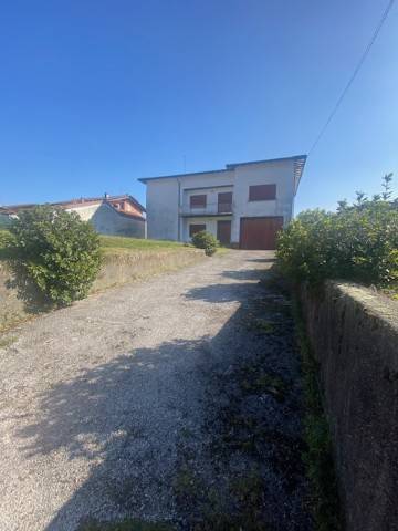 Villa a Monvalle in Via Tenente Giuseppe Lionelli Mendozza, 31 - Foto 2