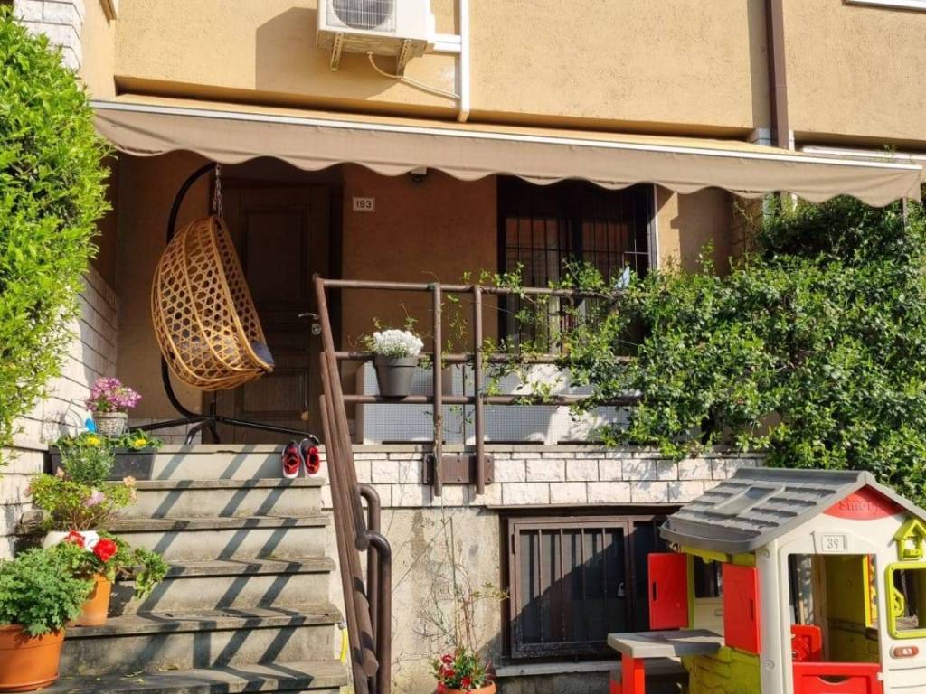 Villetta a schiera a Brescia in Via Raffaello - Foto 2