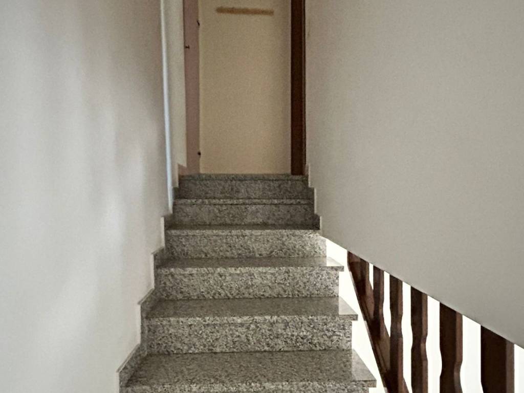 Appartamento a Azzate in Via Castello, 27 - Foto 5