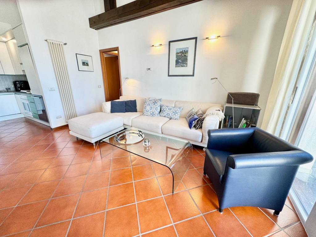 Appartamento a Agra in Via Colmegna - Foto 2