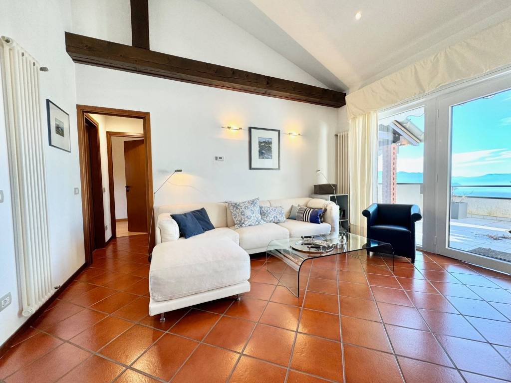 Appartamento a Agra in Via Colmegna - Foto 3