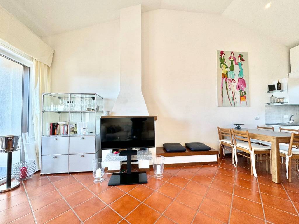 Appartamento a Agra in Via Colmegna - Foto 4