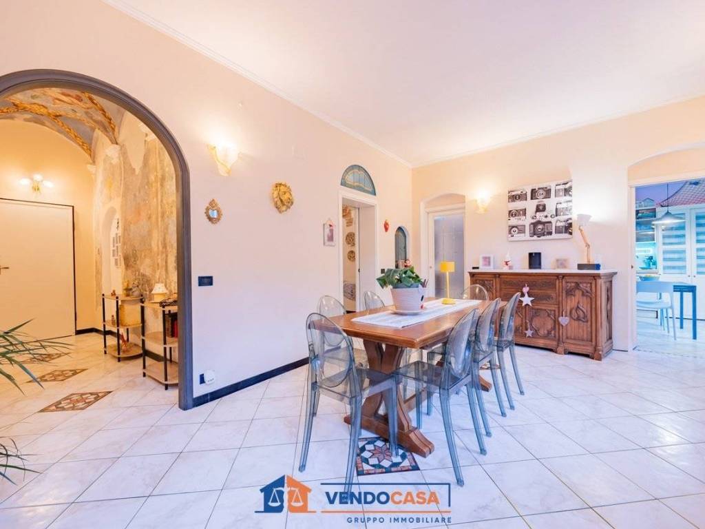 Appartamento a Finale ligure in Piazza Porta Testa - Foto 3