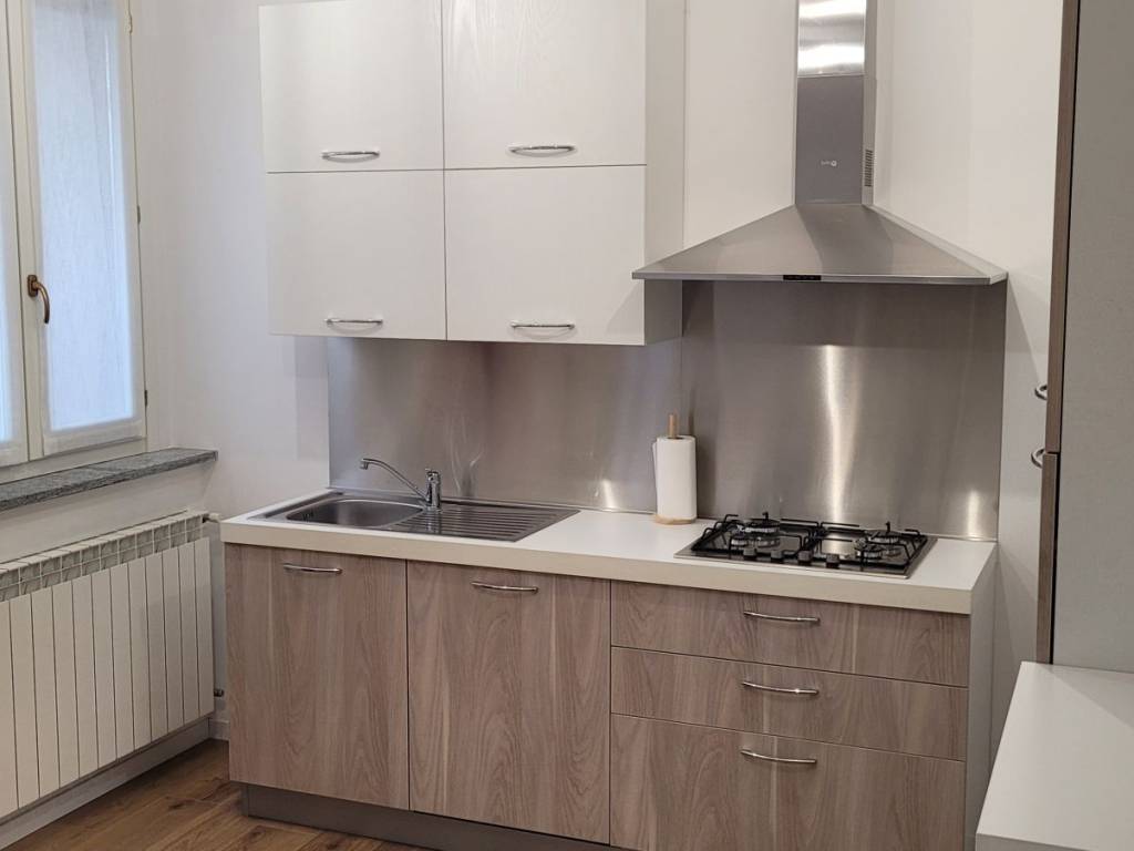 Appartamento a Saronno in Via Padre Luigi Sampietro, 35 - Foto 2