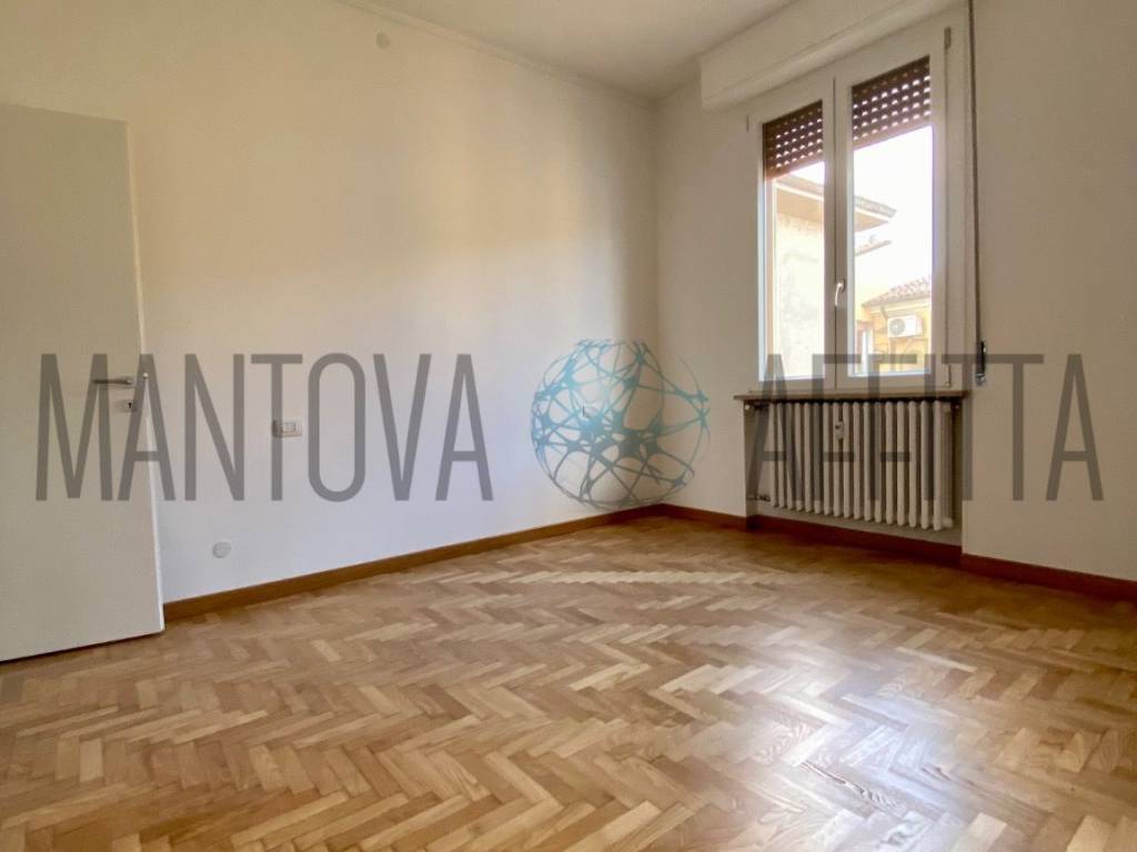 Appartamento a Mantova in Via Fratelli Bronzetti - Foto 4