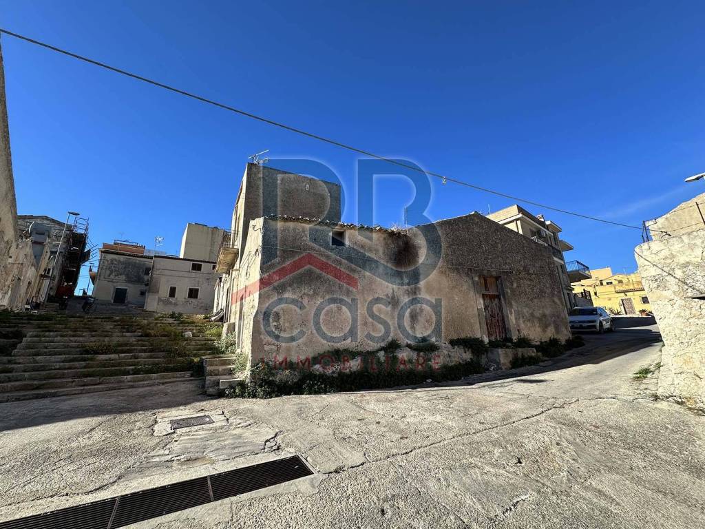 Casa indipendente a Ispica in Via Girolamo Savonarola - Foto 2