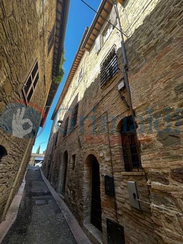 Palazzo / stabile a Bettona in Piazza Camillo Benso di Cavour, 1 - Foto 4
