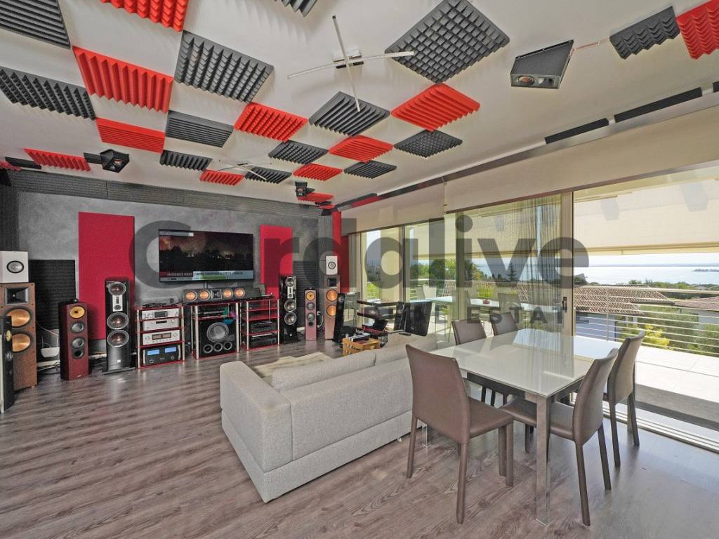 Attico / mansarda a Padenghe sul garda in Via Giovanni Battista Vighenzi - Foto 2