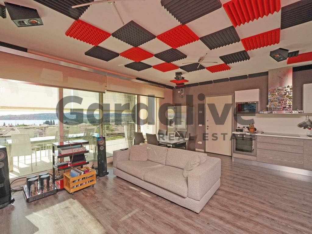 Attico / mansarda a Padenghe sul garda in Via Giovanni Battista Vighenzi - Foto 3