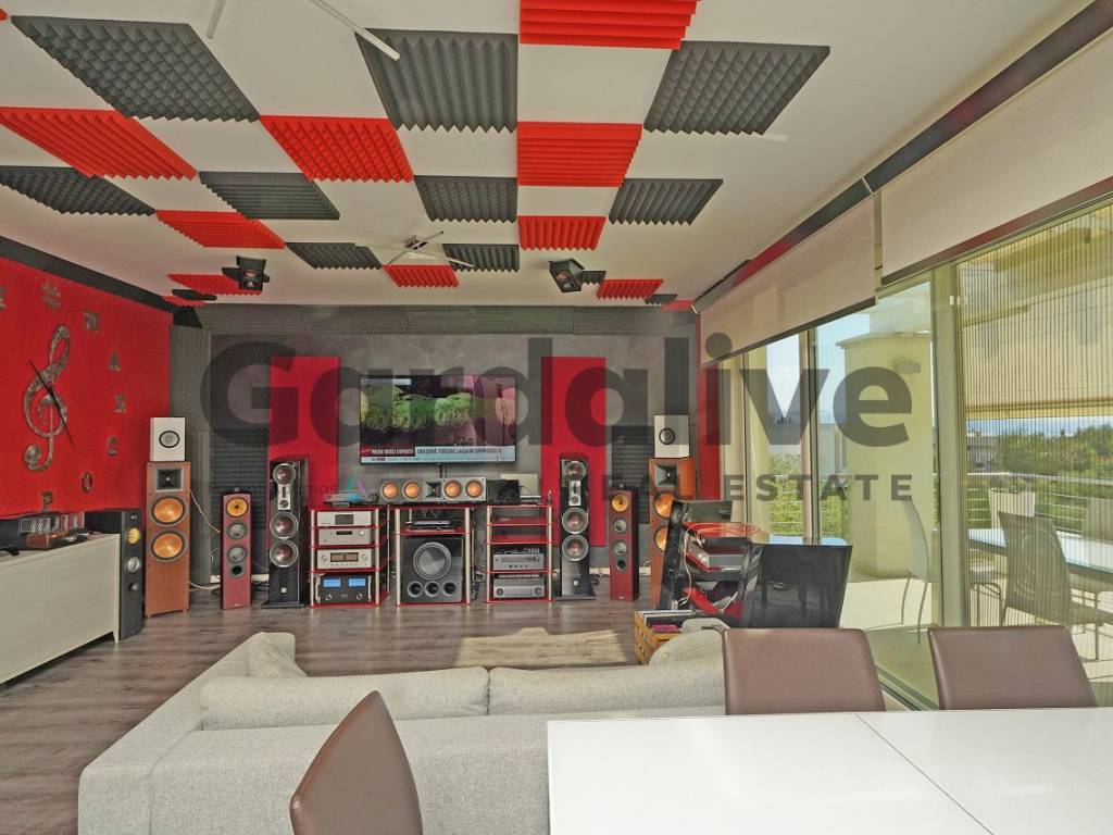 Attico / mansarda a Padenghe sul garda in Via Giovanni Battista Vighenzi - Foto 4