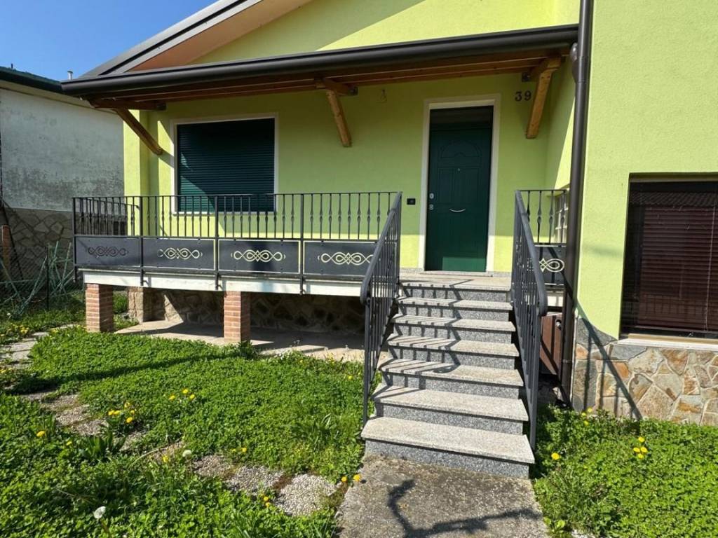 Villa a Polesella in Via Cristoforo Colombo, 39 - Foto 2