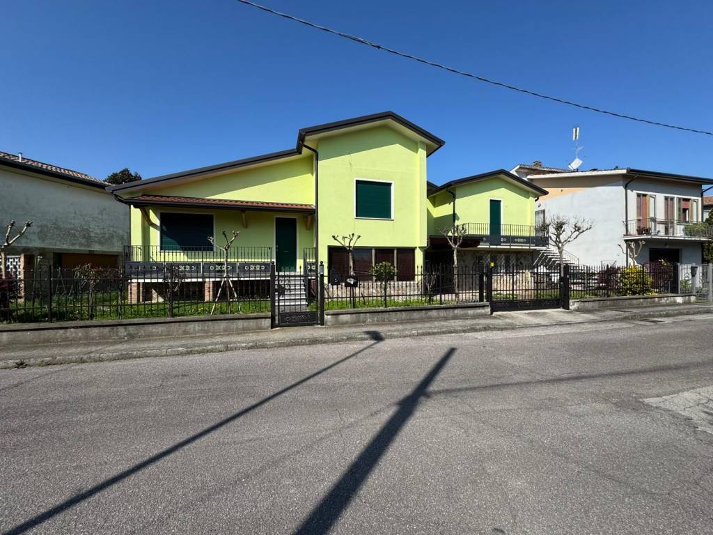 Villa a Polesella in Via Cristoforo Colombo, 39 - Foto 4