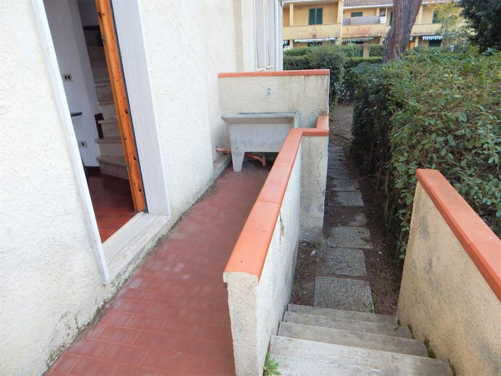 Casa indipendente a Castagneto carducci in Via Silvio Pellico, 15 - Foto 4