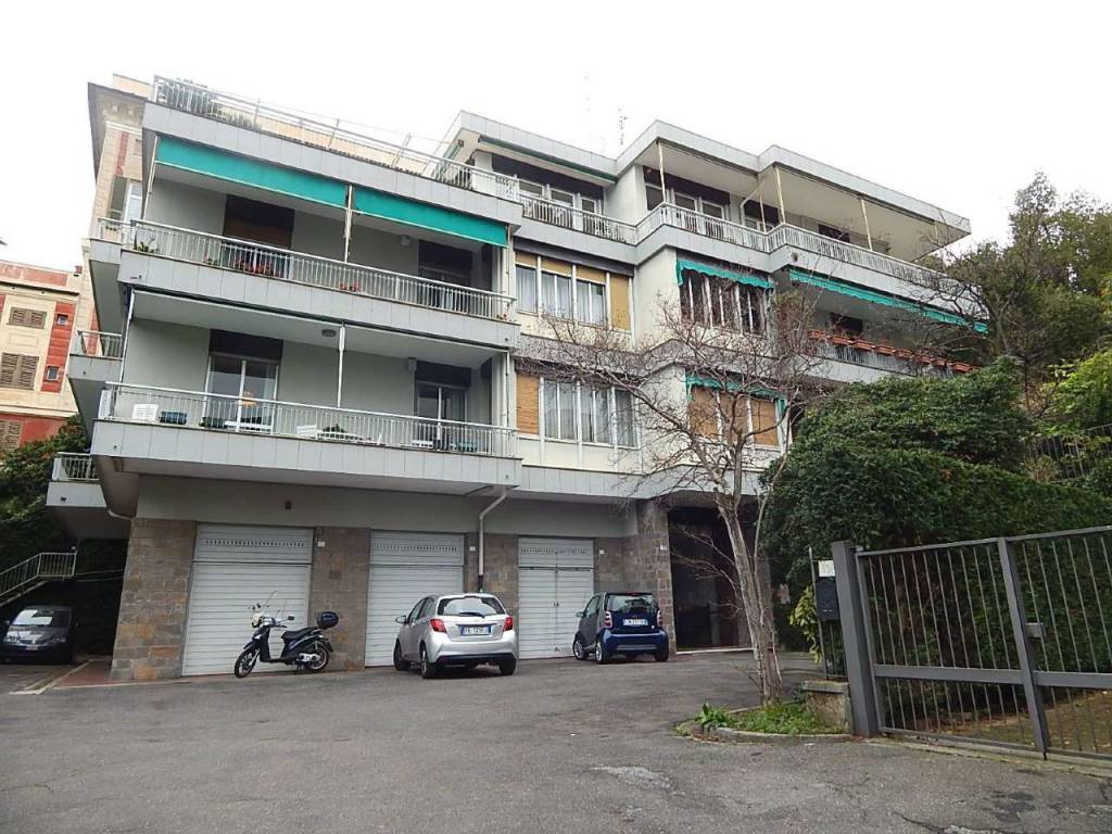 Appartamento a Genova in Via Alberto Liri, 17 - Foto 2