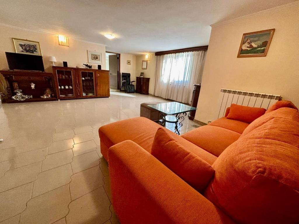 Villa a Aprilia in Via Travignolo - Foto 2