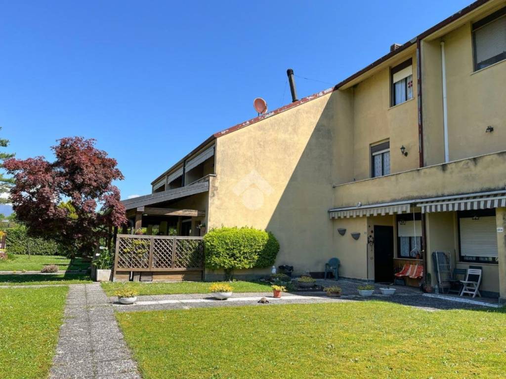 Villetta a schiera a Biandronno in Via G. di Vittorio, 20 - Foto 2
