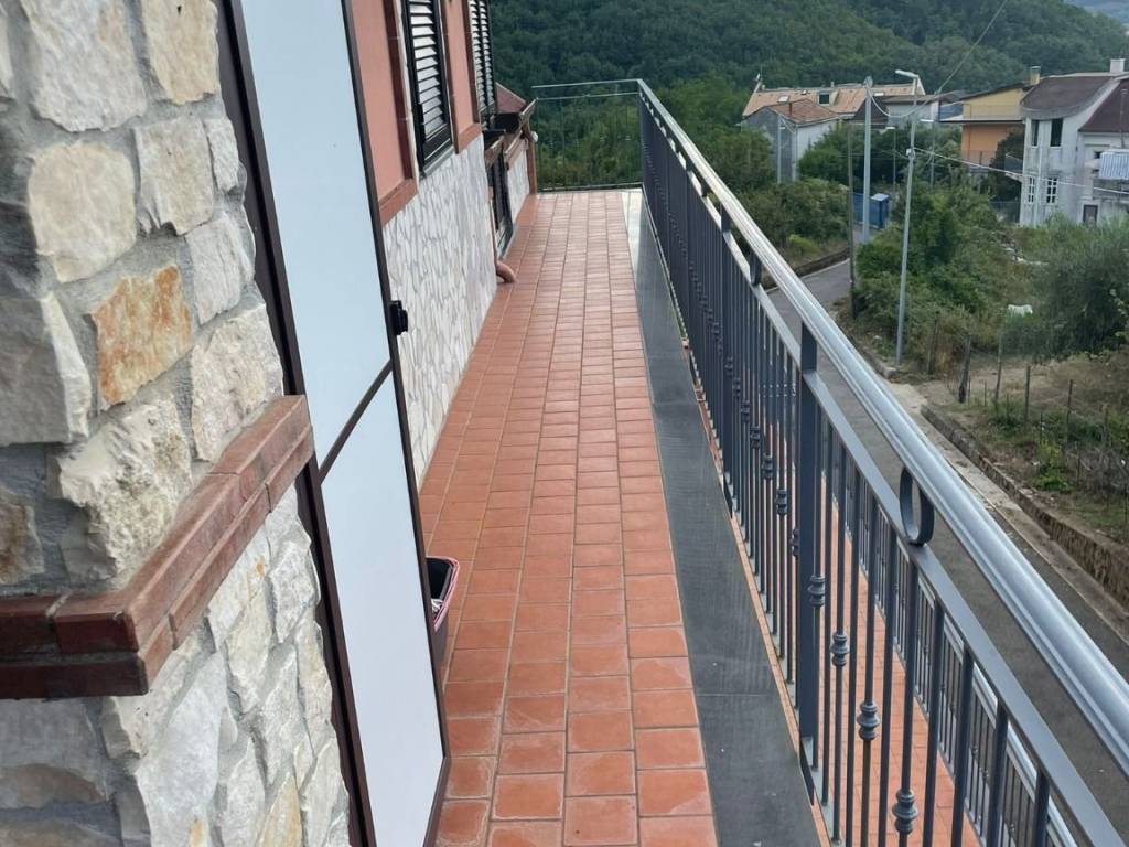 Villa a Baronissi in Via La Fora - Foto 4