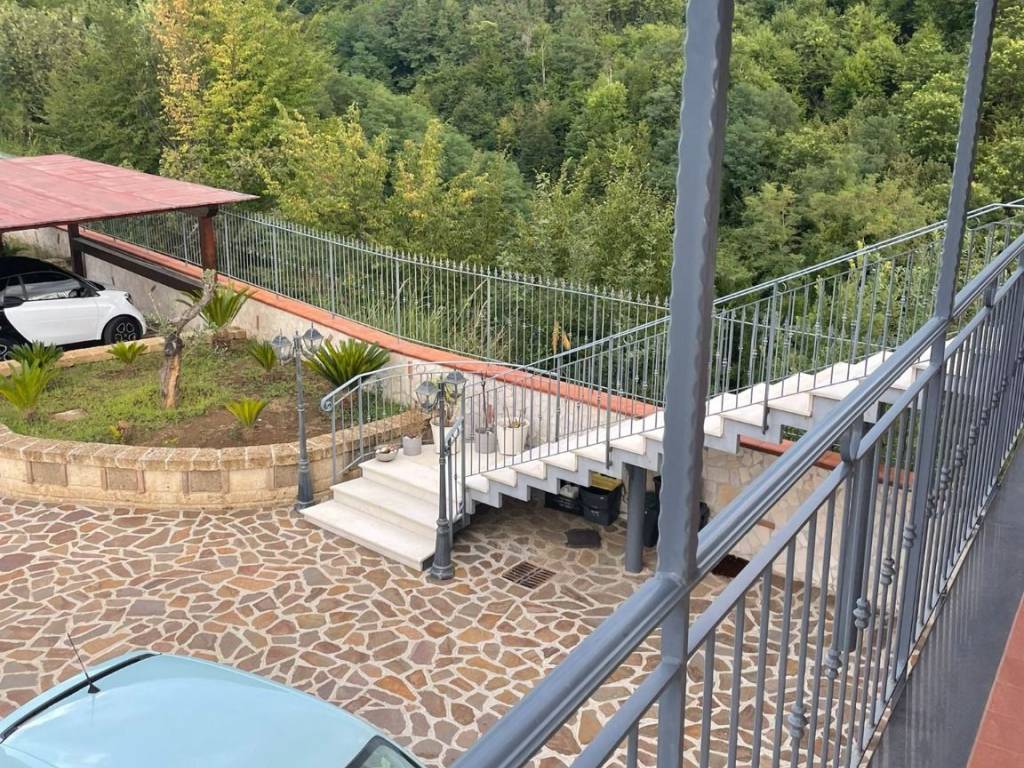 Villa a Baronissi in Via La Fora - Foto 5