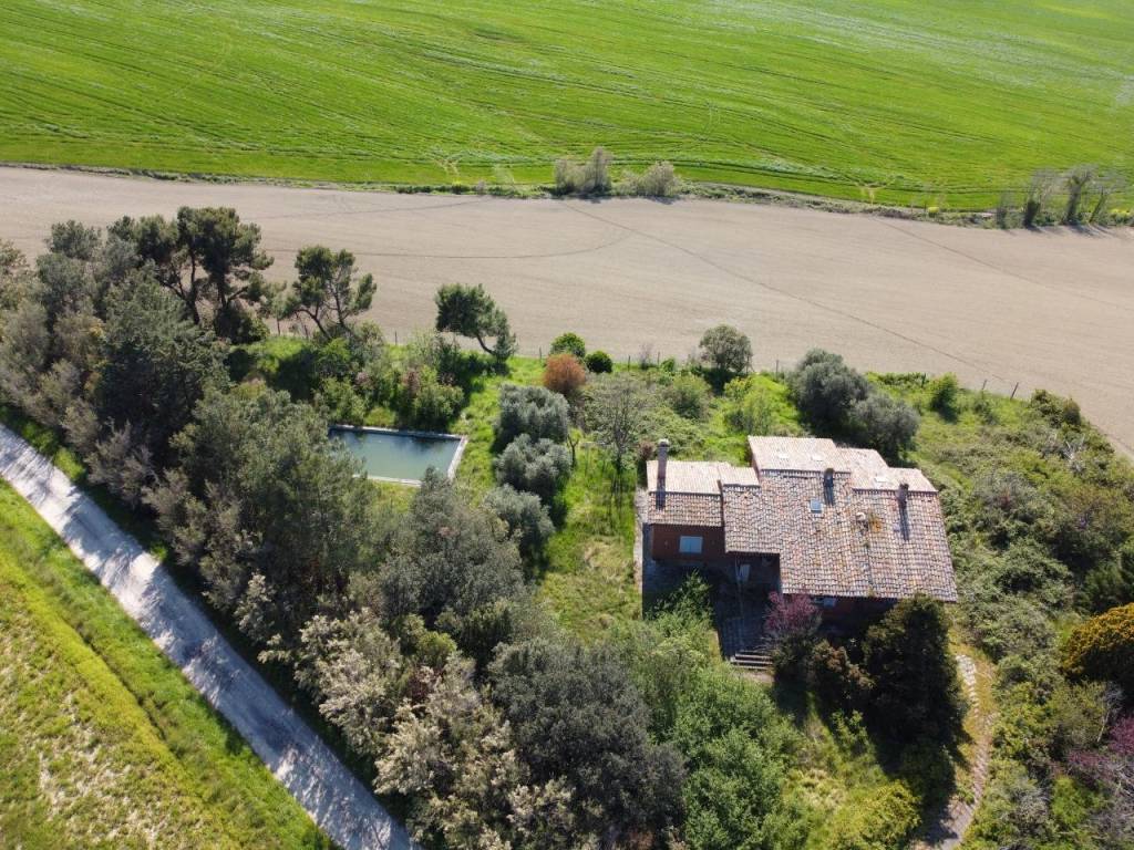 Villa a Fano in STRADA COMUNALE DI MONTESCHIANTELLO - Foto 2