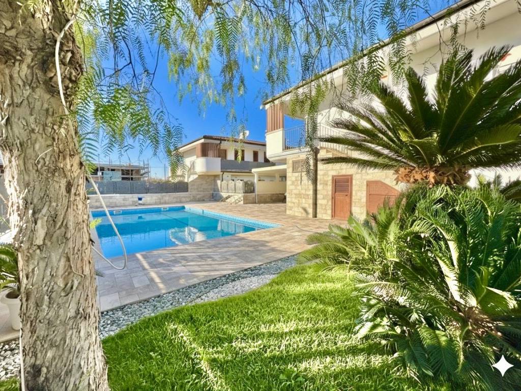 Villa a Montenero di bisaccia in Via Niccolò da Conti - Foto 3