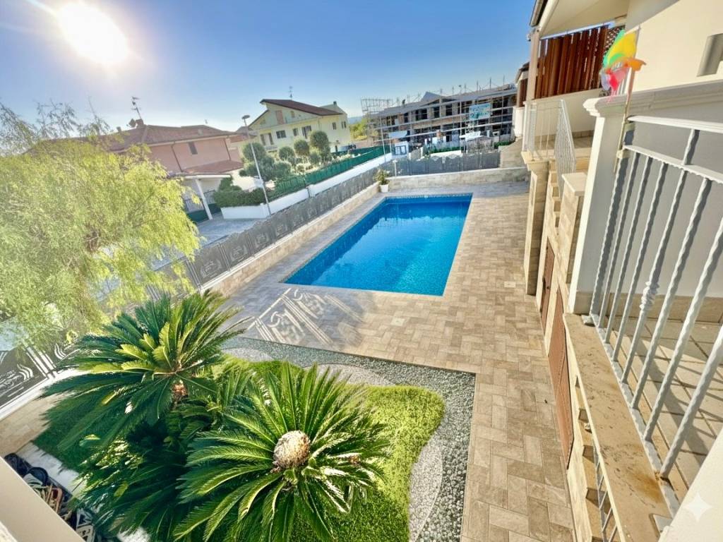 Villa a Montenero di bisaccia in Via Niccolò da Conti - Foto 4