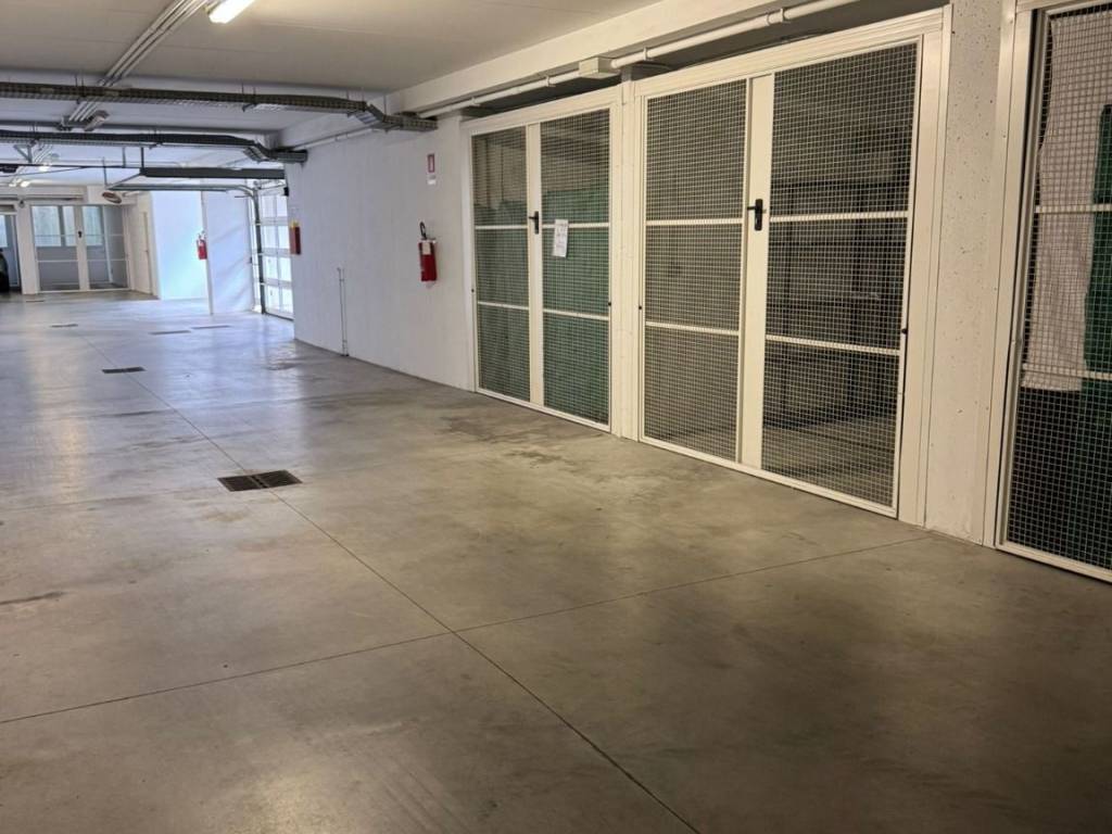 Box / garage a Montebelluna in Via Dino Buzzati - Foto 2