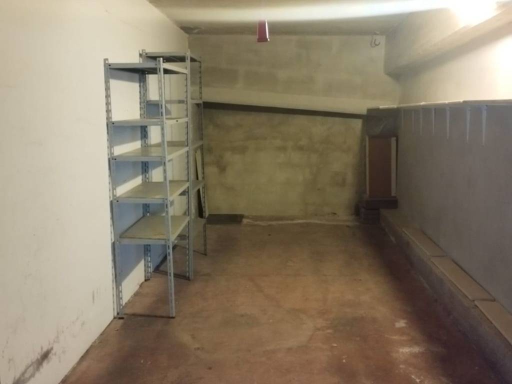 Box / garage a Bari in Via Salvatore Matarrese - Foto 4