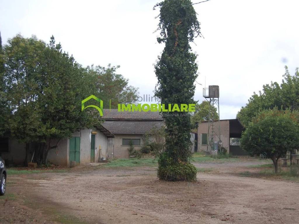 Terreno a Cisterna di latina in Strada Statale 7 - Foto 2