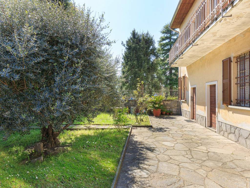 Villa a Besnate in Via Edmondo De Amicis - Foto 5