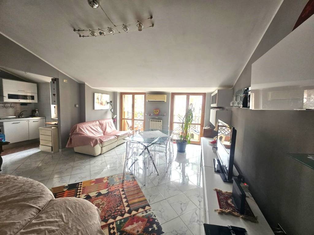 Appartamento a Benevento in Via Raffaele Delcogliano - Foto 3