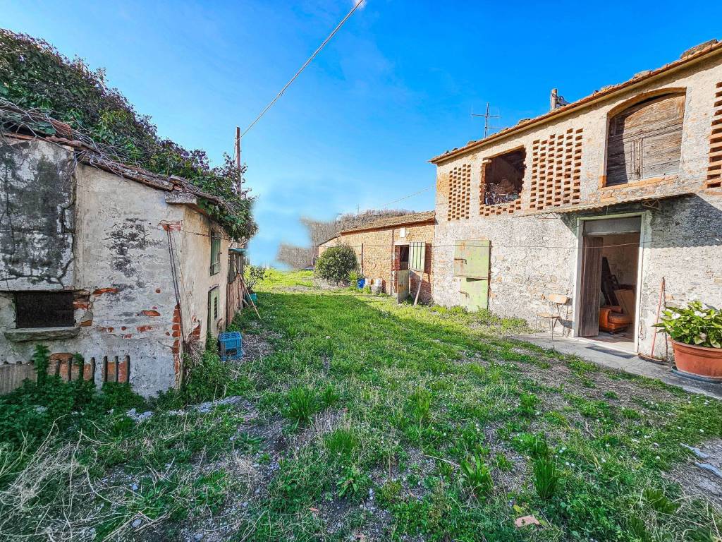 Rustico / casale a Castelnuovo magra in Via dei Pini - Foto 2