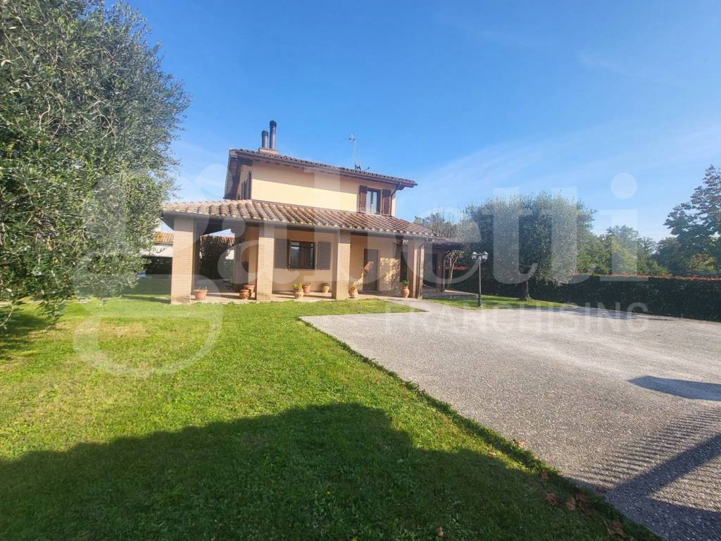 Casa indipendente a Gubbio in Fraz. Ponte d'Assi, 0 - Foto 4