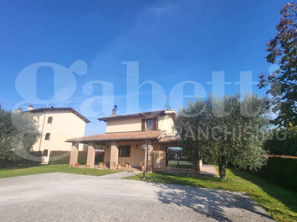 Casa indipendente a Gubbio in Fraz. Ponte d'Assi, 0 - Foto 5